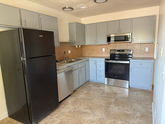 4th image of 818 Stone Mountain Ct #3