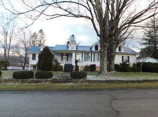 286 Stringtown Rd, Belington, WV 26250