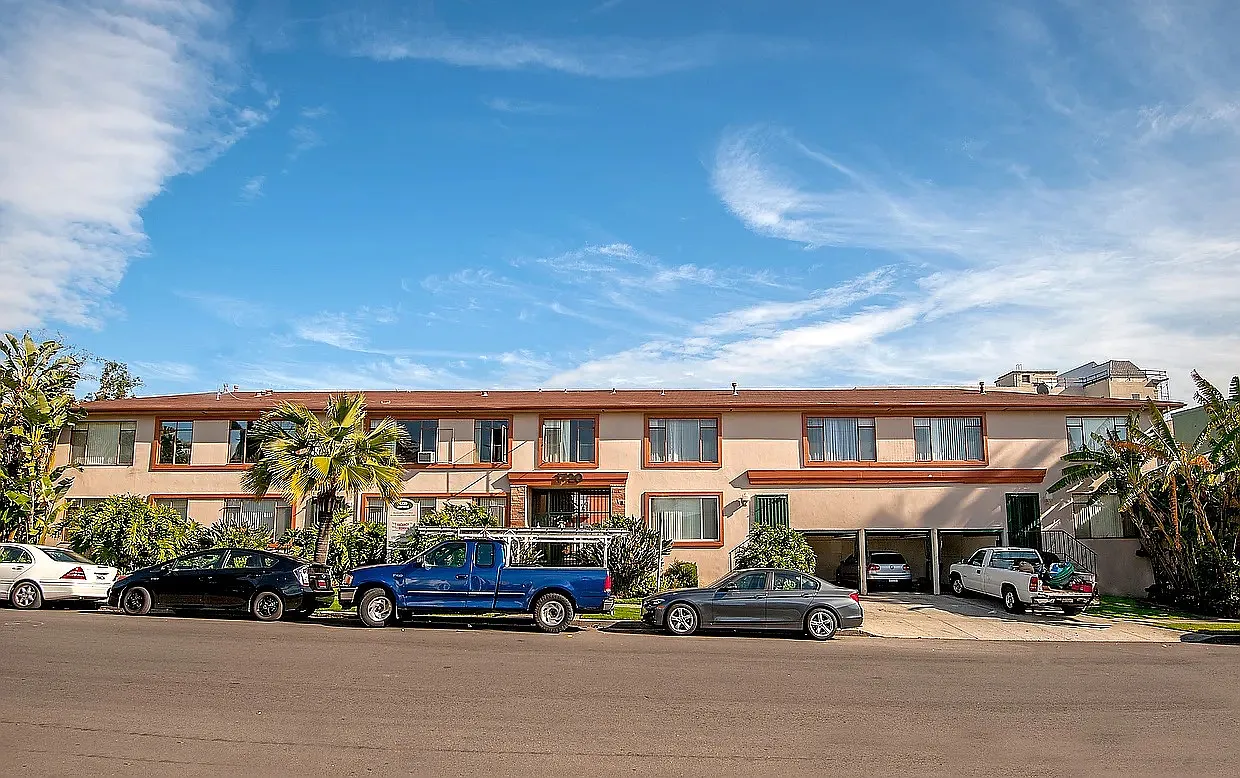 1720 Harvard Blvd — Photo 3