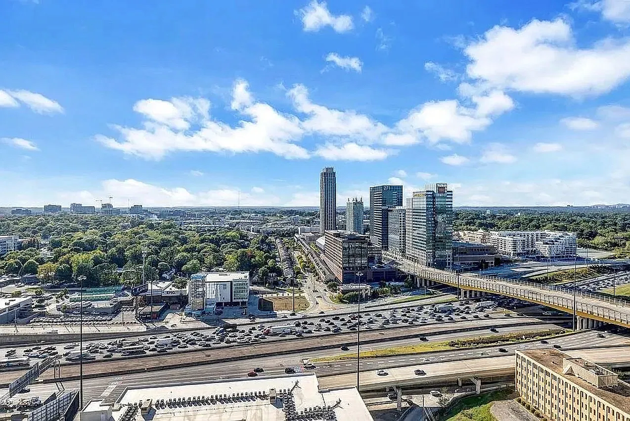 1 bed, 813 sqft, $2,000 — Photo 1