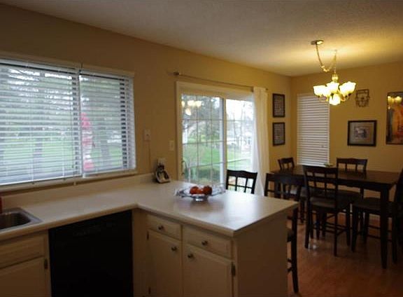 4th image of 55 W Oak Hill Dr
