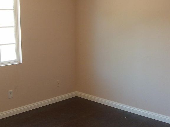 5th image of 1627 N Barranca Ave