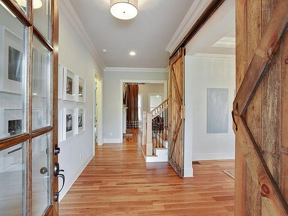 2nd image of 1050 Lunsford Cir