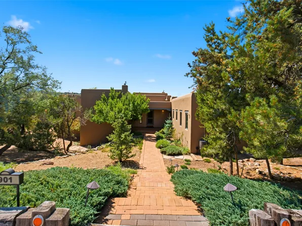 901 Allahna Way, Santa Fe, NM 87501