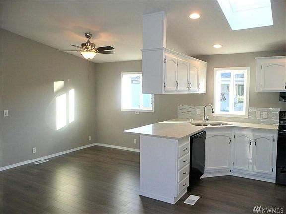 5th image of 8407 15th Pl SE