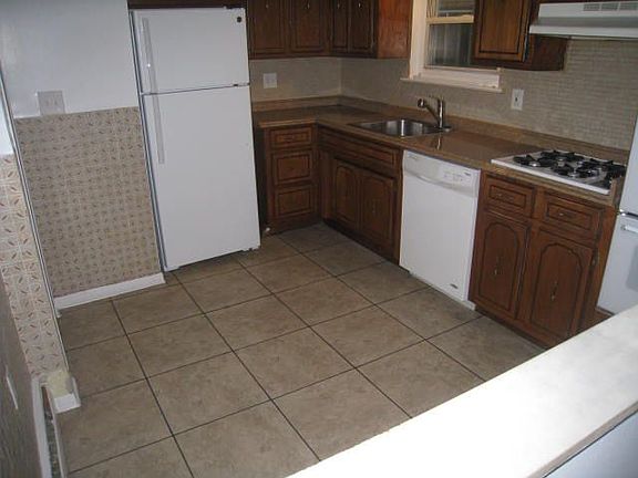 2nd image of 4910 20th Ave #2