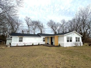 903 W 7th St, Grove, OK 74344