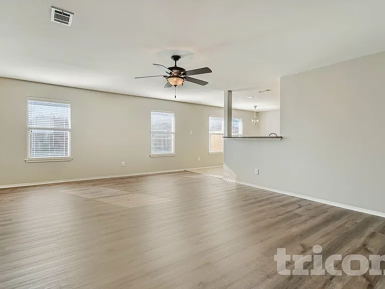 10317 Fossil Valley Dr — Photo 12