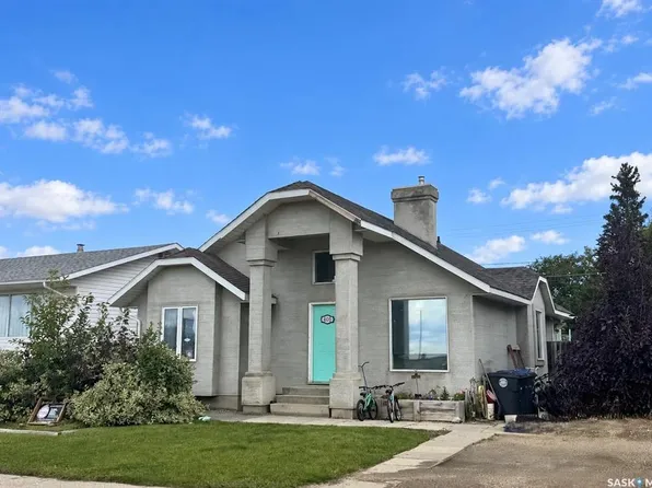 405 2nd AVENUE E, Biggar, SK S0K 0M0