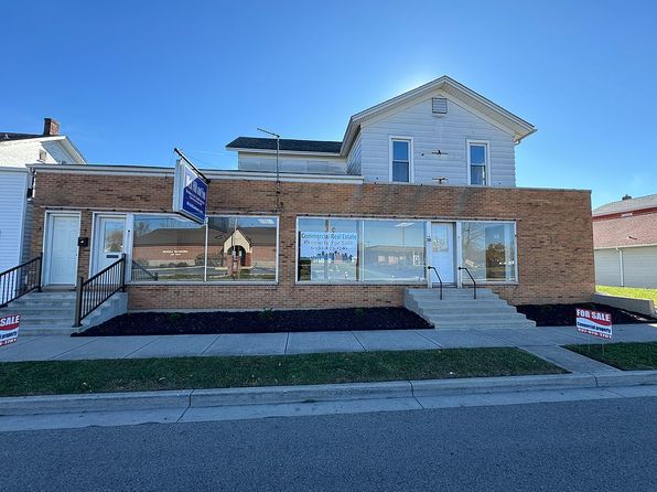 40 W Main St