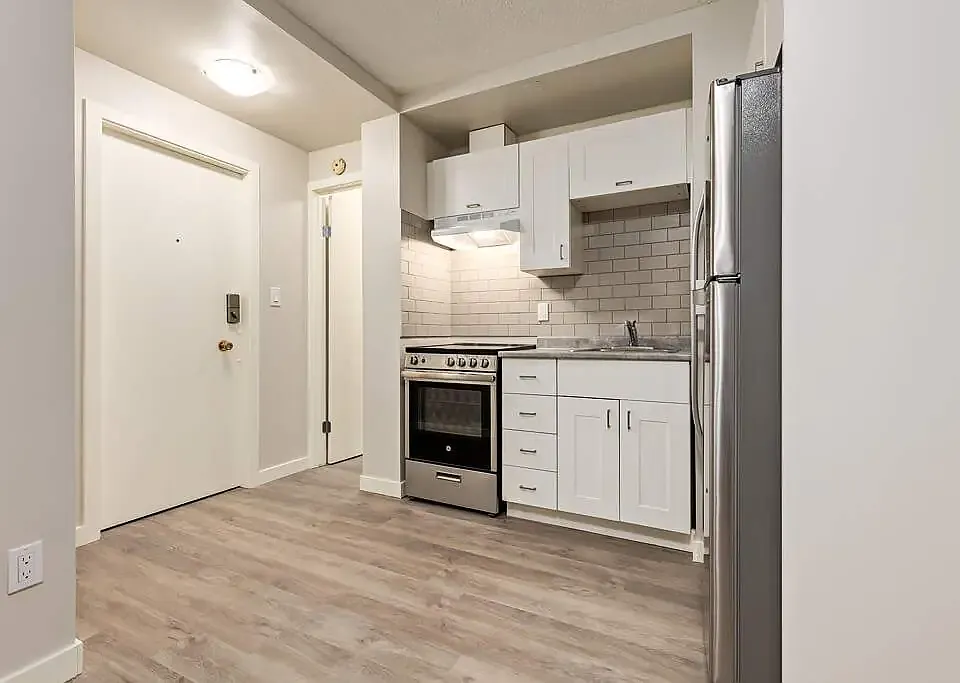 1008 14th Ave SW
