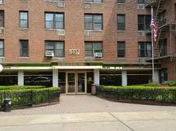 1237 Avenue Z image 1 of 17