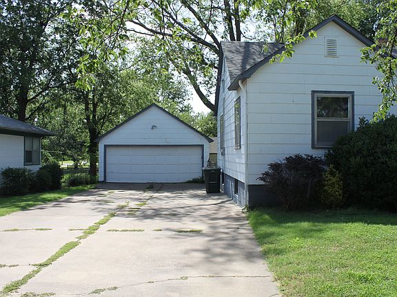 2 car detached garage
