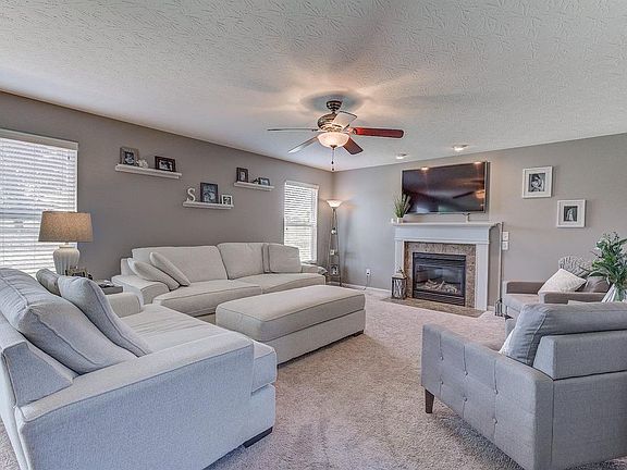 2nd image of 113 Gardenia Dr