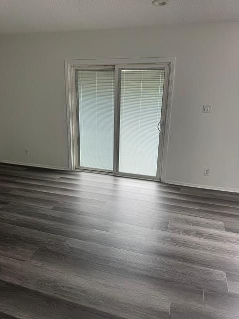 1st image of 946 Larch St APT 2