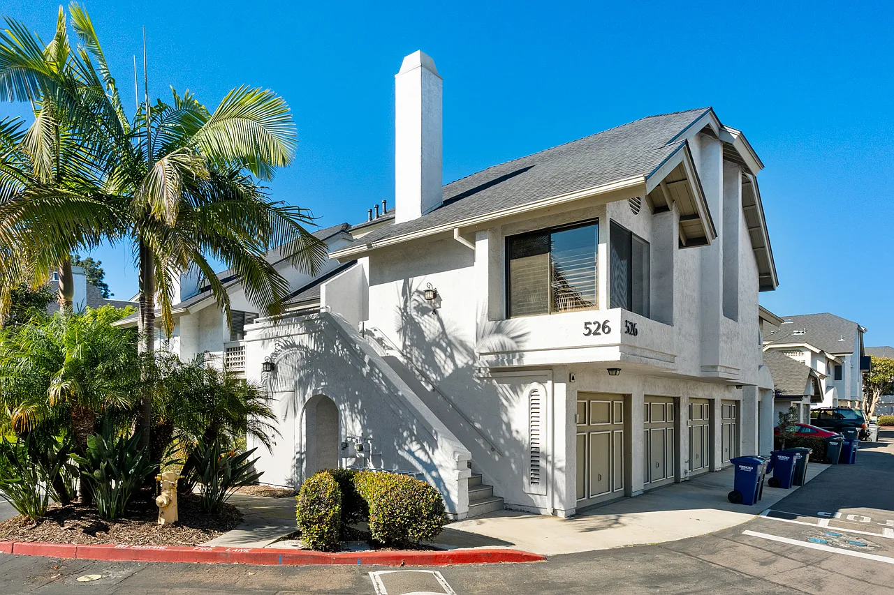 3 bed, 1426 sqft, $9,800 — Photo 1
