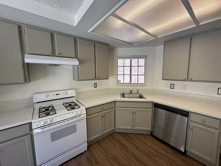 1219 E Avenue R7 — Photo 6