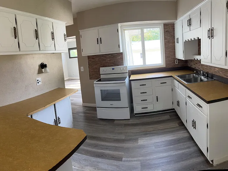 1520 W Hayes St — Photo 3