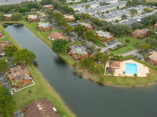 11880 SW 8th Ct, Davie, FL 33325