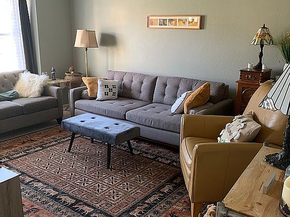 2nd image of 1085 Lizabeth Cir