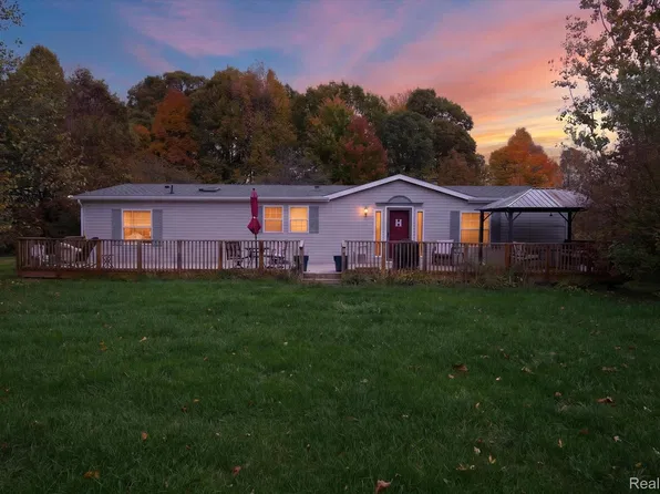 9386 Henderson Rd, Otisville, MI 48463