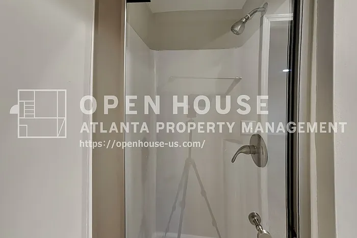 2100 Glenridge Ct — Photo 18