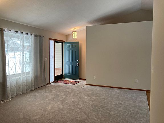 4th image of 2842 Grass Valley Dr
