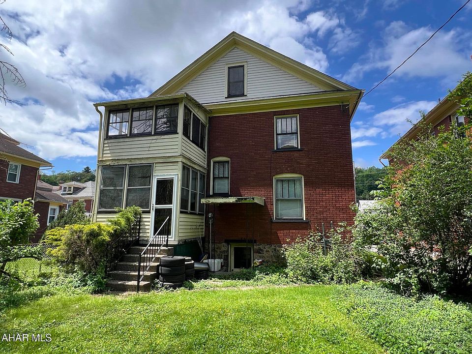 2nd image of 818 Park Ave