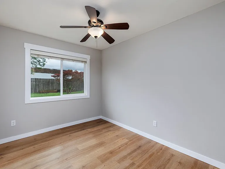 220 NW 137th Ave — Photo 23