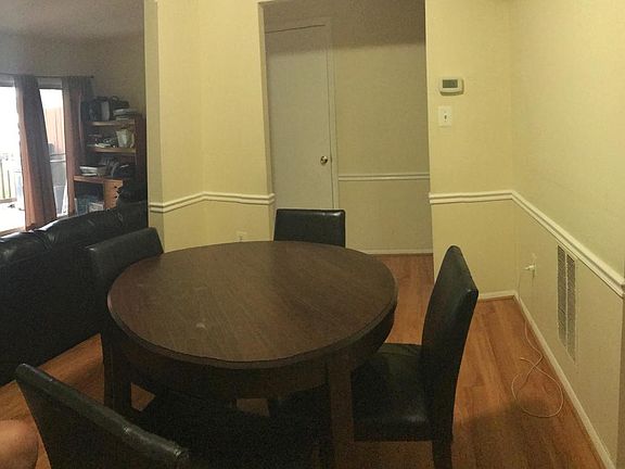 5th image of 7008 Roslyn Ave