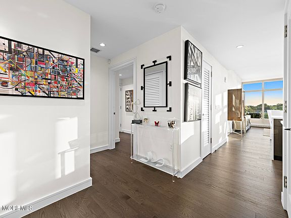 5th image of 15 Morris Avenue #401