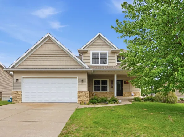 1101 Wild West Dr, Le Claire, IA 52753