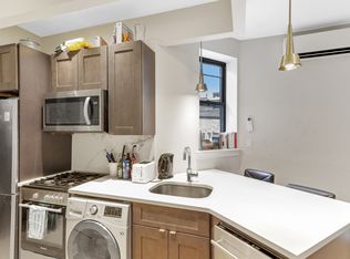 218 E 74th St APT 4W, New York, NY 10021
