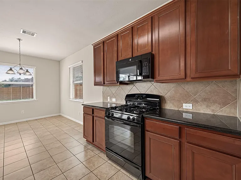 9118 Cavalier Ln — Photo 18