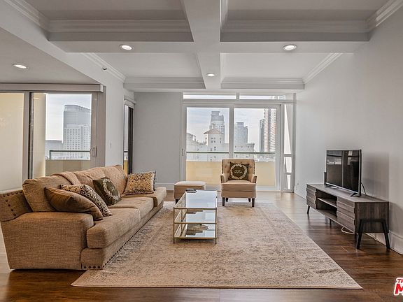 5th image of 600 W 9th St APT 1407