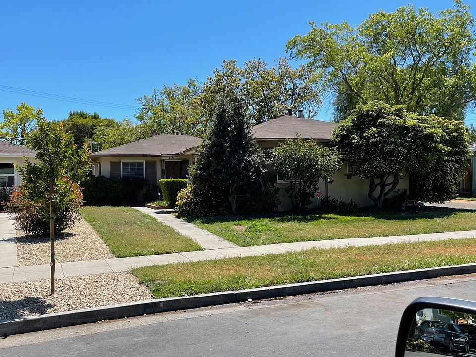 1st image of 2092 Heatherdale Ave
