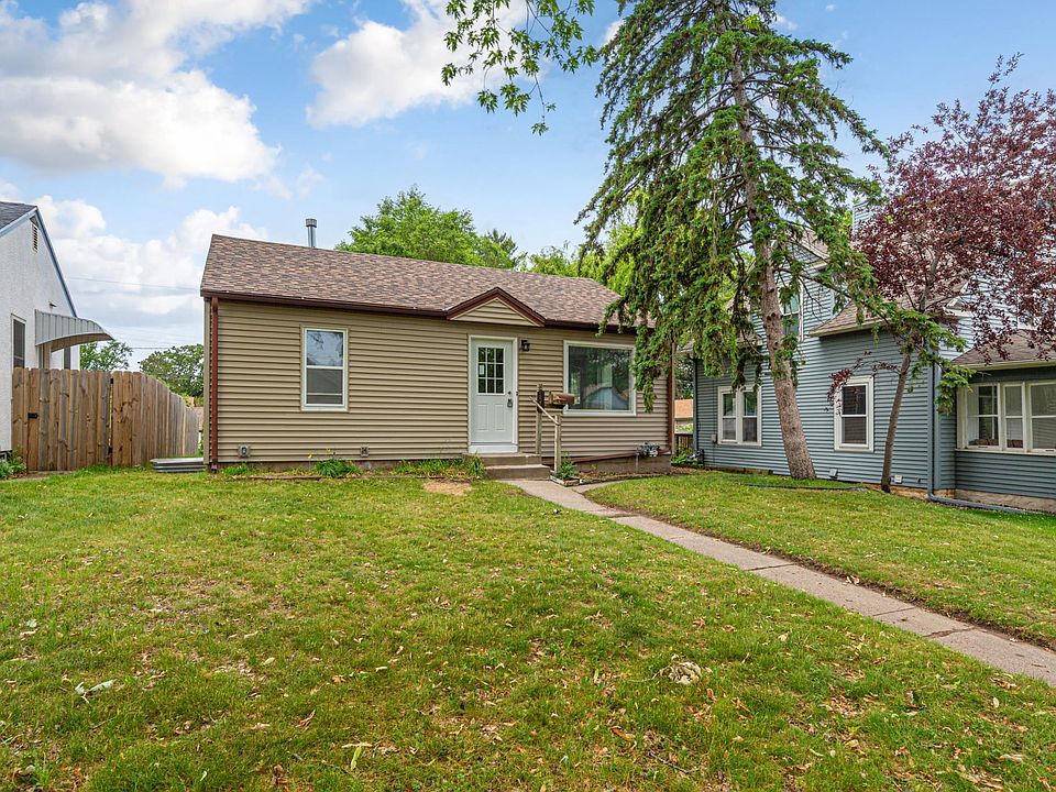 1st image of 4440 7th St NE