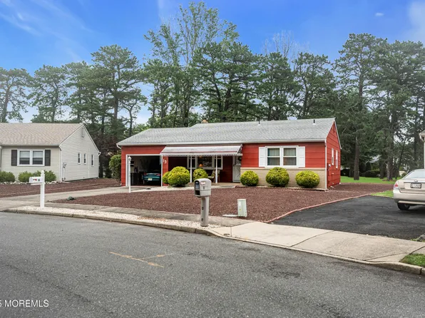 13 Millbrook Court, Toms River, NJ 08757
