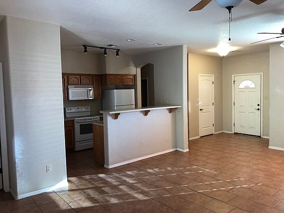 2nd image of 388 N Gonzalez Dr