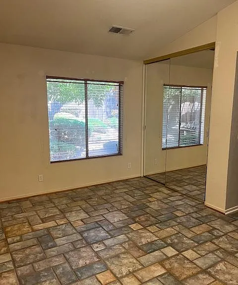 371 Chardonnay Dr — Photo 2