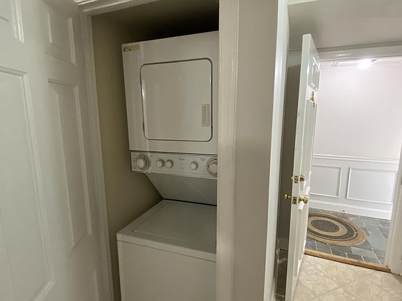 Washer/dryer in unit.