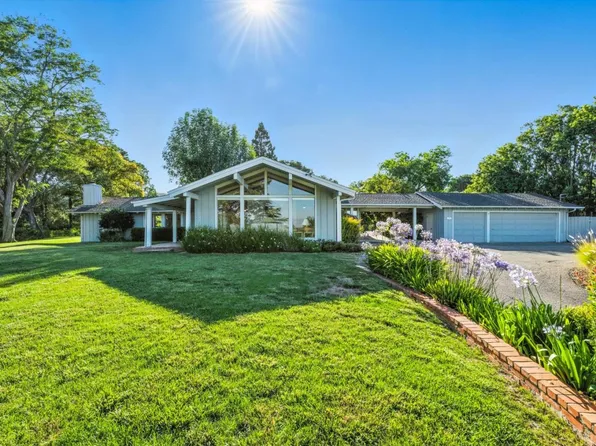 25850 Vinedo Ln, Los Altos Hills, CA 94022