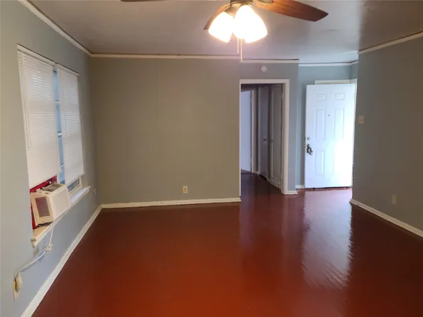 3117 Rockford Dr, Dallas, TX 75211