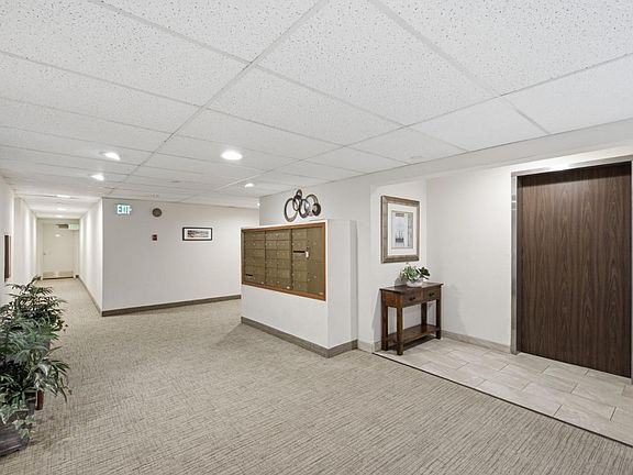 4th image of 226 W Edith Ave APT 33