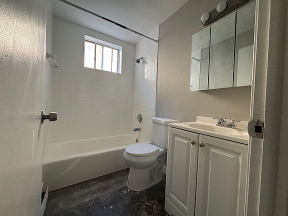 4th image of 12 306th St #306