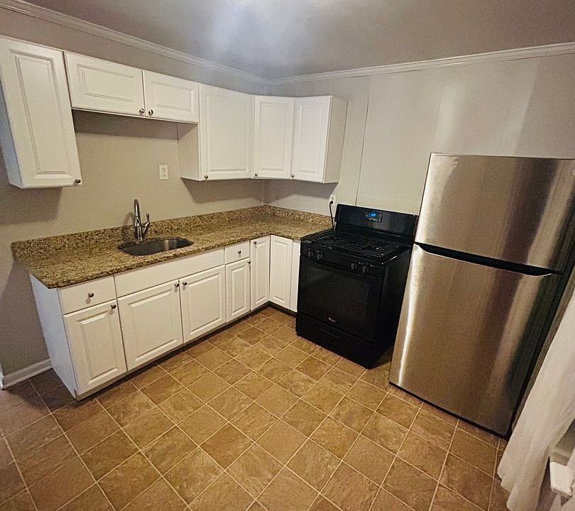 1st image of 2308 12th St APT 1