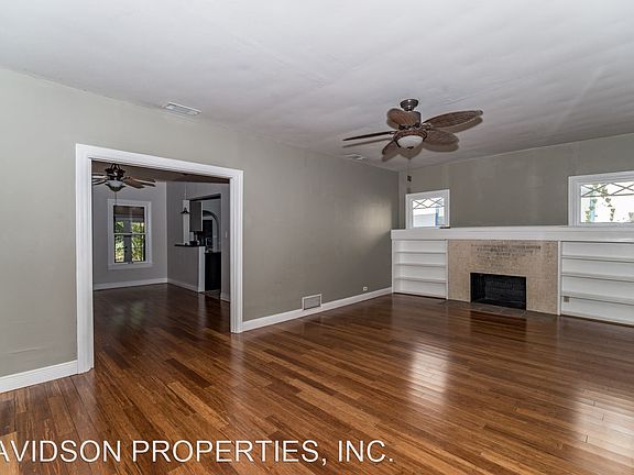 4th image of 1542 W Mistletoe Ave