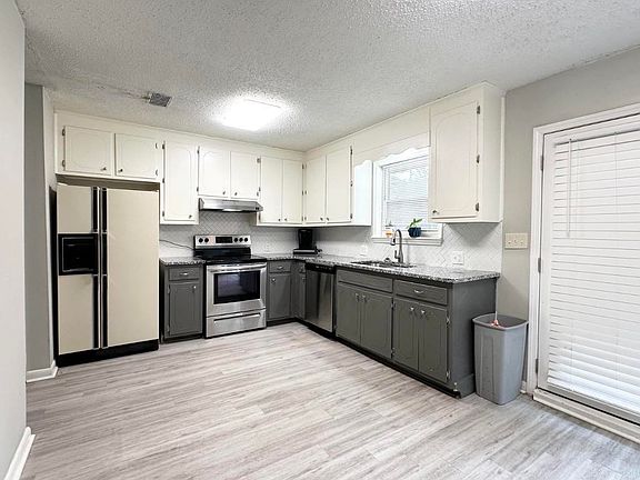 4th image of 202 Whitefield Dr