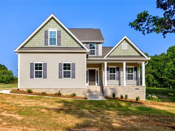 135 Rod Ct, Mocksville, NC 27028