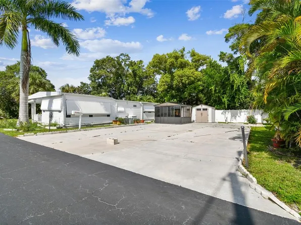 5901 29th Way N #8, Saint Petersburg, FL 33714